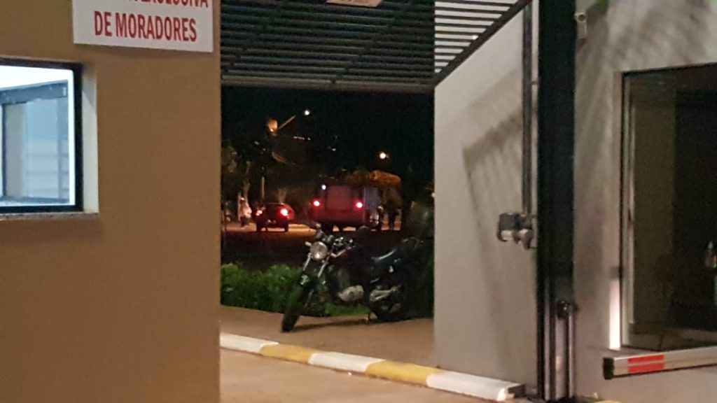 Animal é capturado em condomínio no Bairro Parque Verde