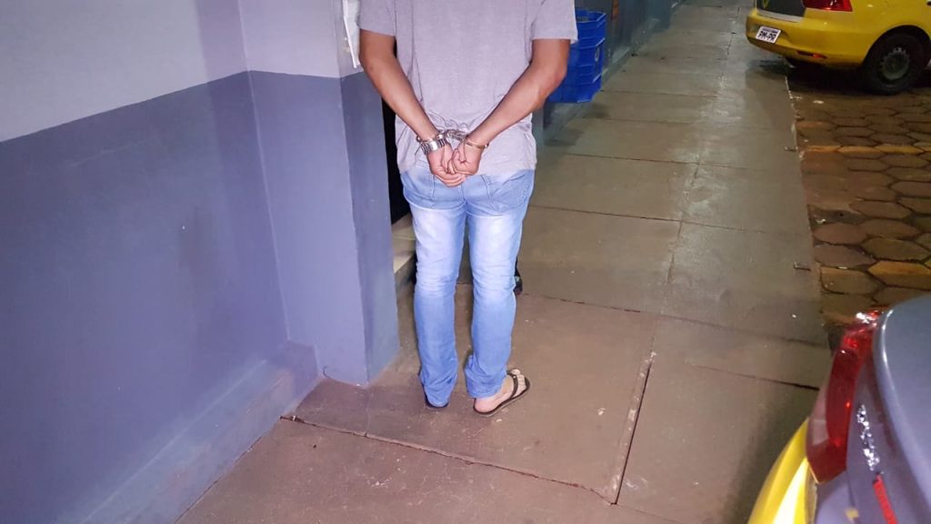 Procurado pelo crime de receptação é preso na Avenida Brasil