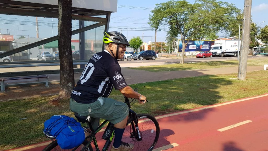 Após sofrer queda para evitar acidente, ciclista pede mais respeito dos pedestres nas ciclovias
