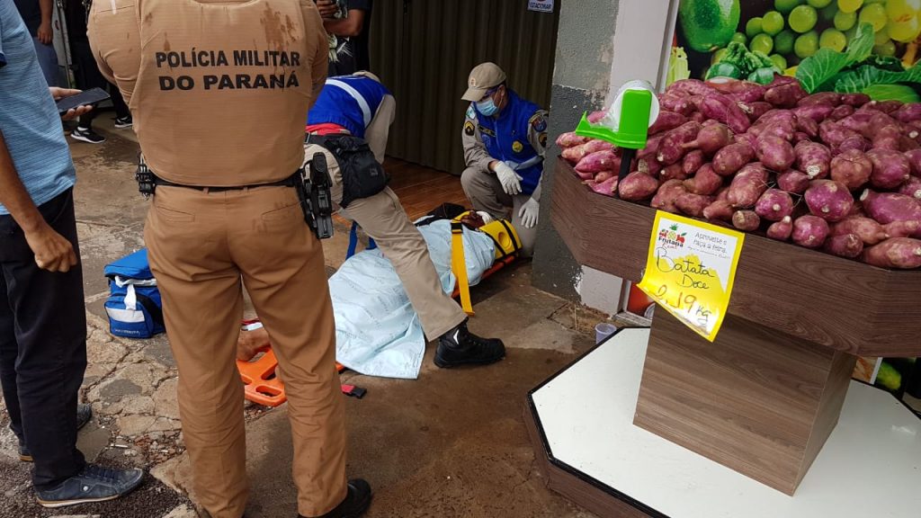 Homem tem lesões na cabeça após ser ferido com golpes de faca
