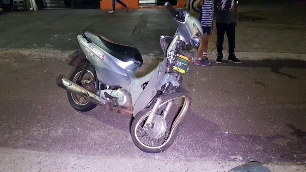 Motociclista tem suspeita de fratura em colisão na Av. Piquiri