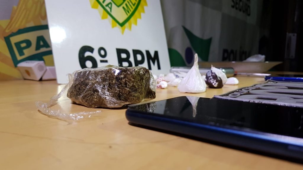 Jovens são presos com cocaína e maconha no Bairro Floresta