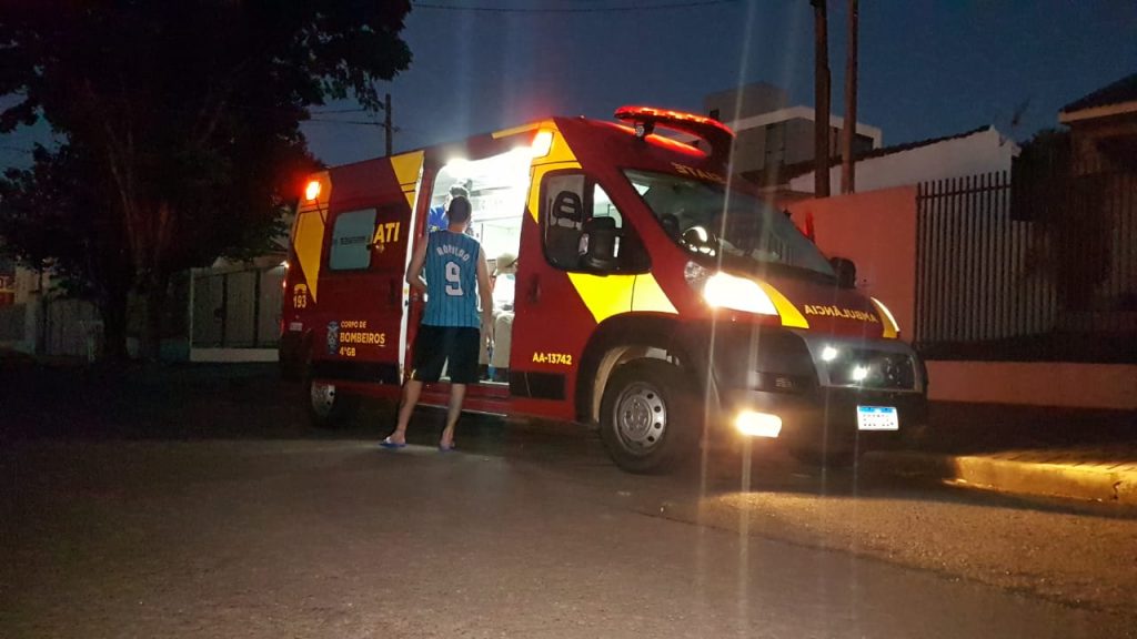 Mulher tem suspeita de fratura em queda no Bairro Parque São Paulo