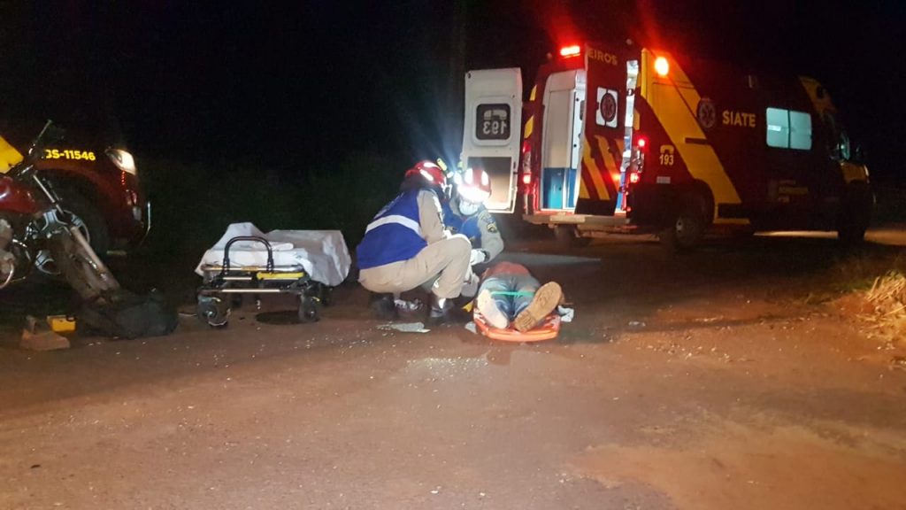 Motociclista é atingido por veículo e fratura o braço na Av. Piquiri