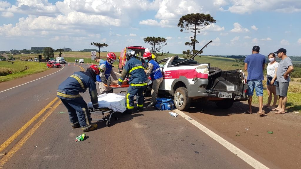 Forte colisão entre veículos é registrada na BR-369, em Cascavel
