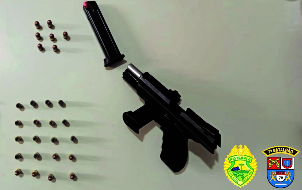 Pistola e carro furtado são apreendidos pela PM em Tapira e Rancho Alegre do Oeste