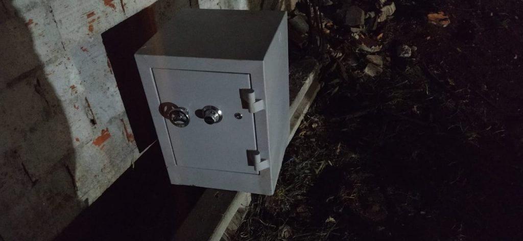 Ladrões tentam furtar cofre de empresa no Bairro Pioneiros Catarinenses