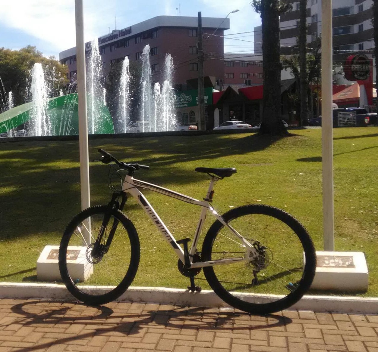 Uma bicicleta foi furtada no Bairro Santa Cruz