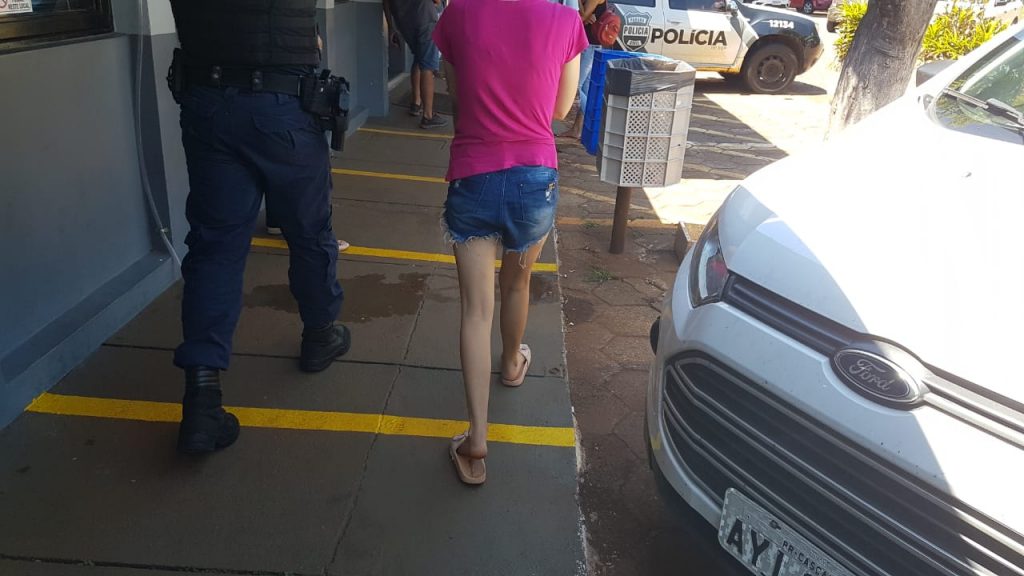 Mulher que era mantida em cárcere privado foge é resgatada pela Guarda Municipal Mulher que era mantida em cárcere privado foge é resgatada pela Guarda Municipal