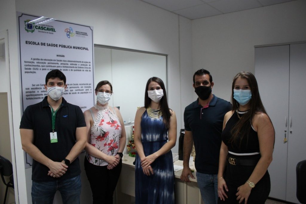 Secretaria de Saúde recepciona profissionais de Pato Branco para compartilhar experiências Secretaria de Saúde recepciona profissionais de Pato Branco para compartilhar experiências