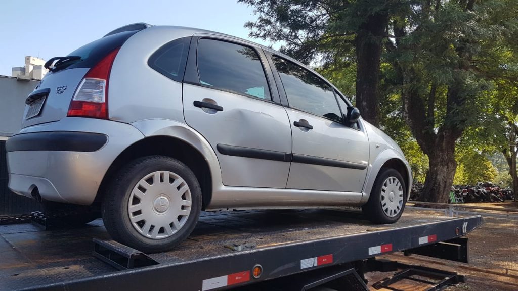 Citroen C3 que havia sido furtado no Centro é localizado