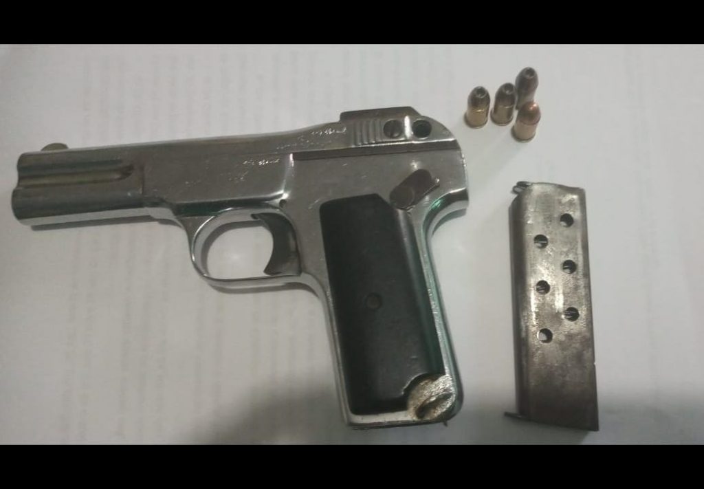 Pistola e munições são apreendidas durante ação da PM na Lapa (PR), no Sudeste do estado