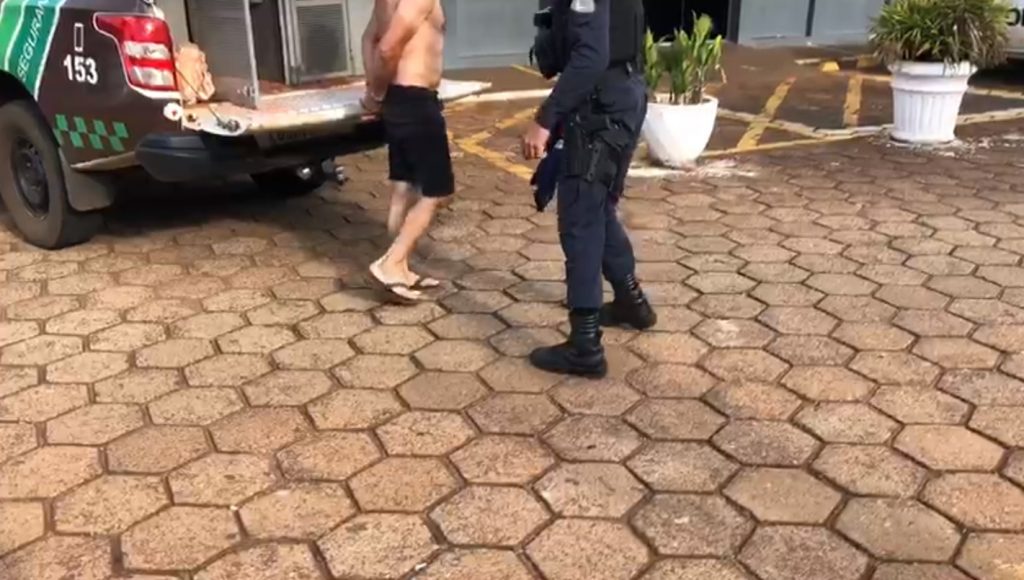 GM detém homem que ameaçava mulher no Montreal