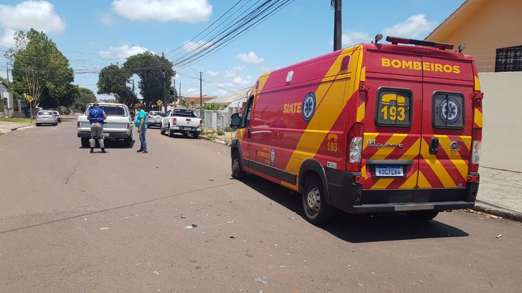 Três veículos se envolvem em batida no Bairro Parque São Paulo