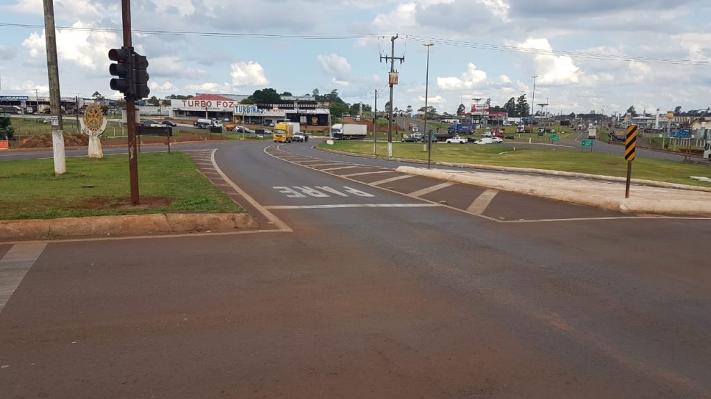 Semáforos do Trevo Cataratas apresentam problemas nesta tarde