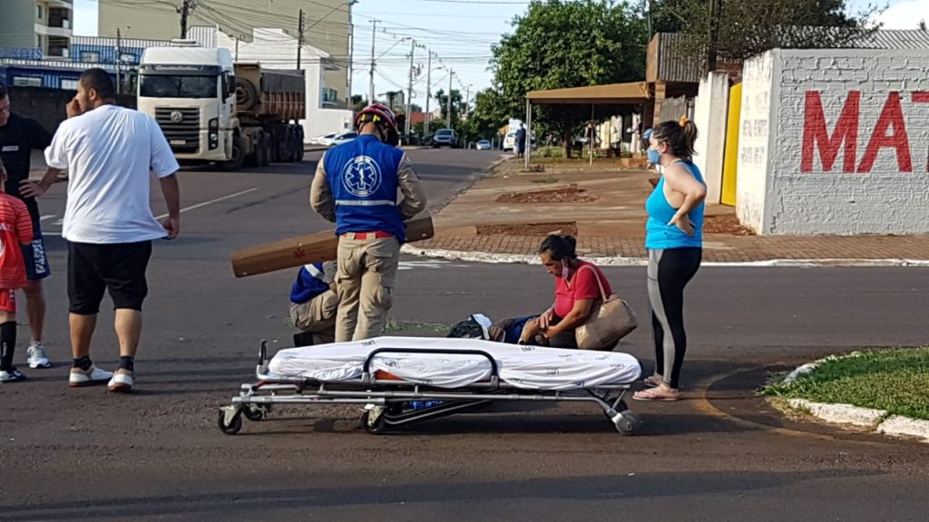 Motociclista é socorrido após colisão no Bairro Coqueiral