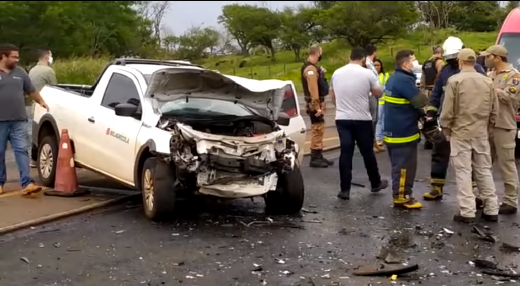 Forte colisão de trânsito é registrada na PR-445, em Londrina