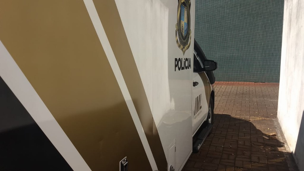 Corpo de homem é encontrado queimado e com muitas fraturas