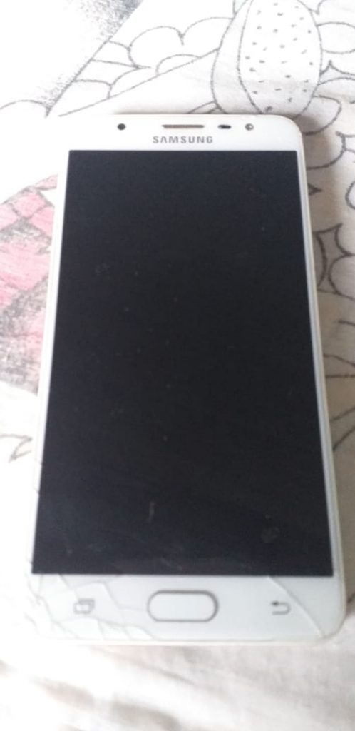 Internauta comunica que encontrou celular Samsung na Avenida Carlos Gomes