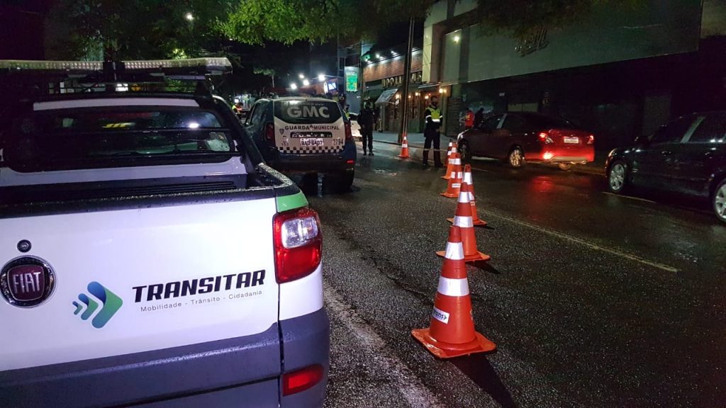 Transitar e Guarda Municipal fazem nova fiscalização de trânsito na Rua Paraná