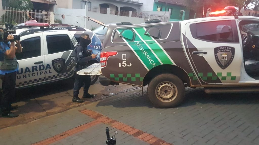 Guarda Municipal detém dois homens em tentativa de furto na Rua Vitória