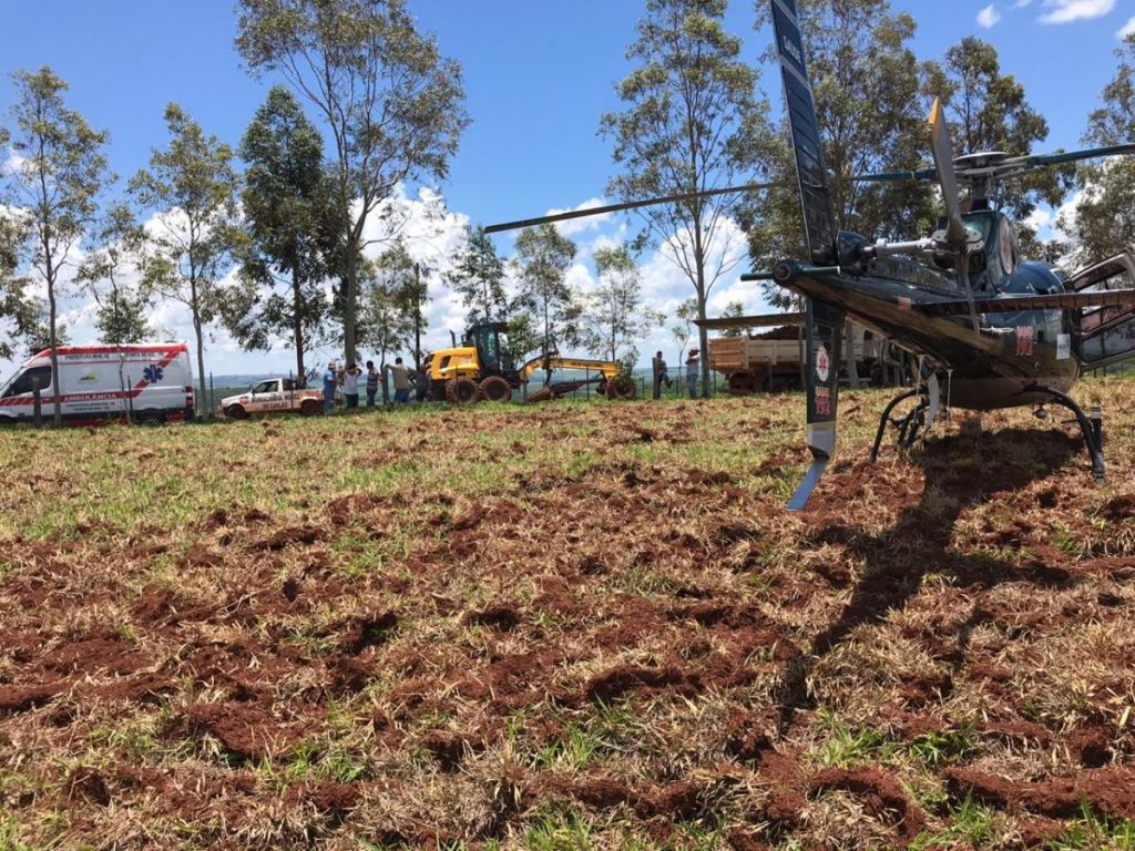 Pneu de motoniveladora explode e deixa homem gravemente ferido em Quinta do Sol