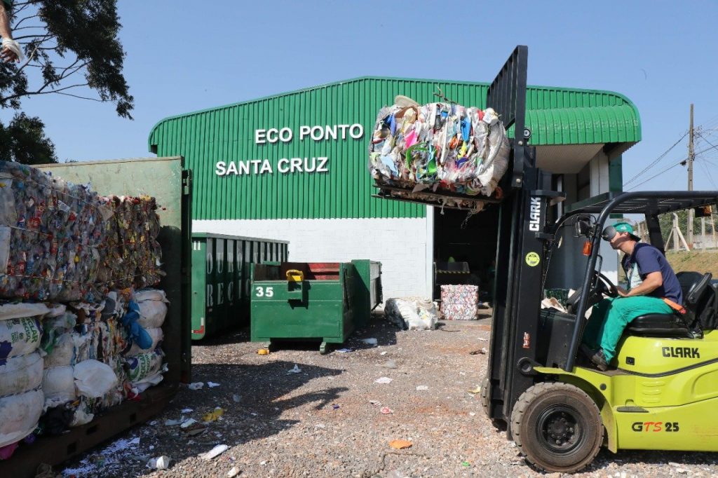 Escassez de recicláveis afeta remuneração de catadores
