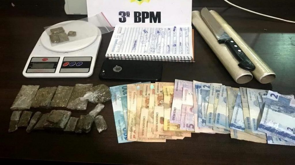 Homem é preso e maconha é apreendida na área central de Pato Branco