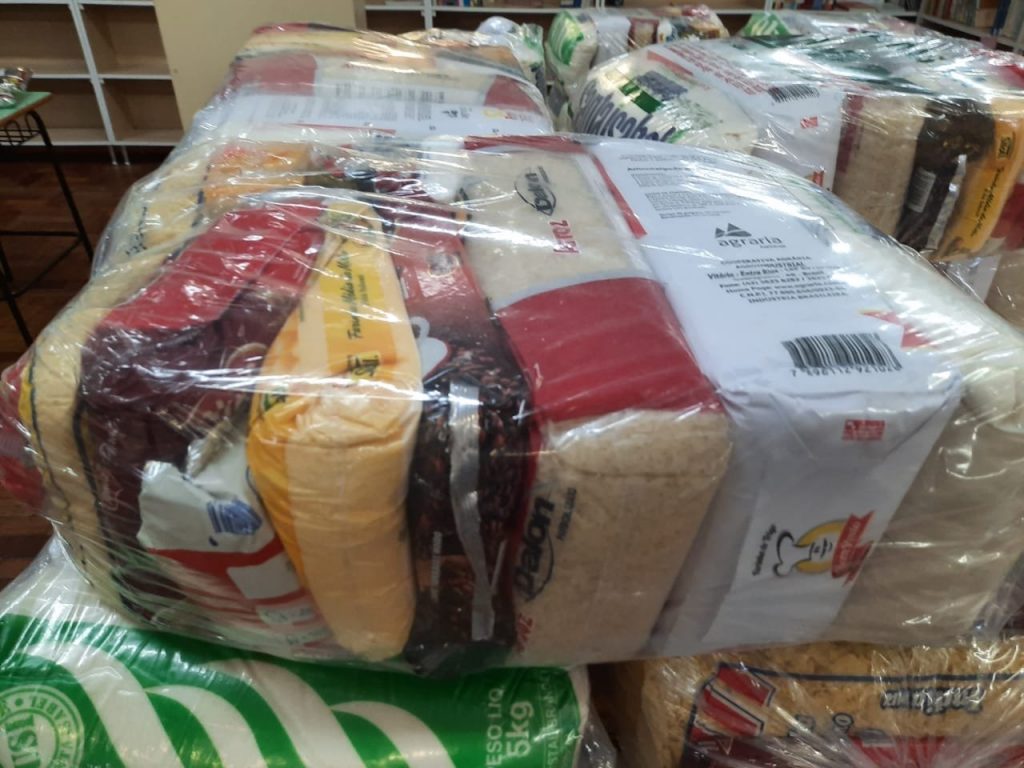Pais têm até segunda-feira (14) para retirar kit alimentação escolar