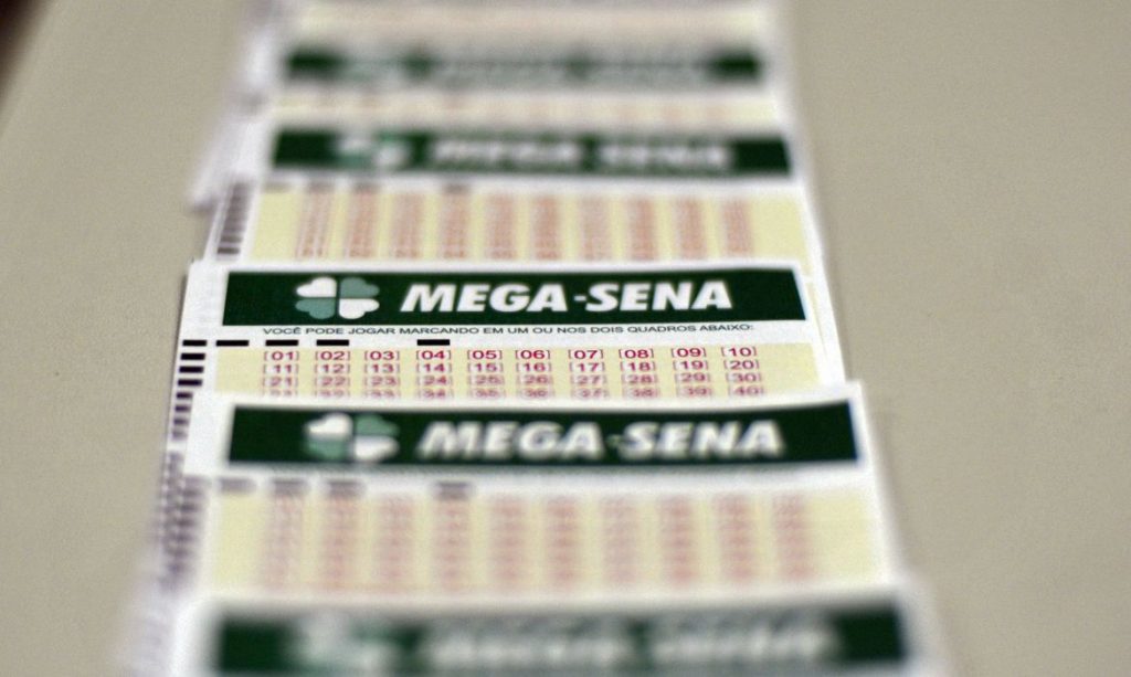 Ninguém acerta as seis dezenas e Mega-sena acumula em R$ 8 milhões