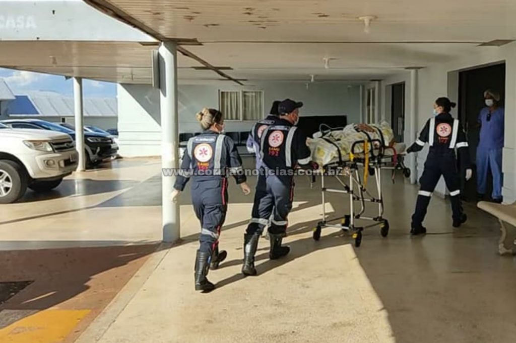 Jovem é esfaqueado por colega de trabalho em frigorífico de Campo Mourão