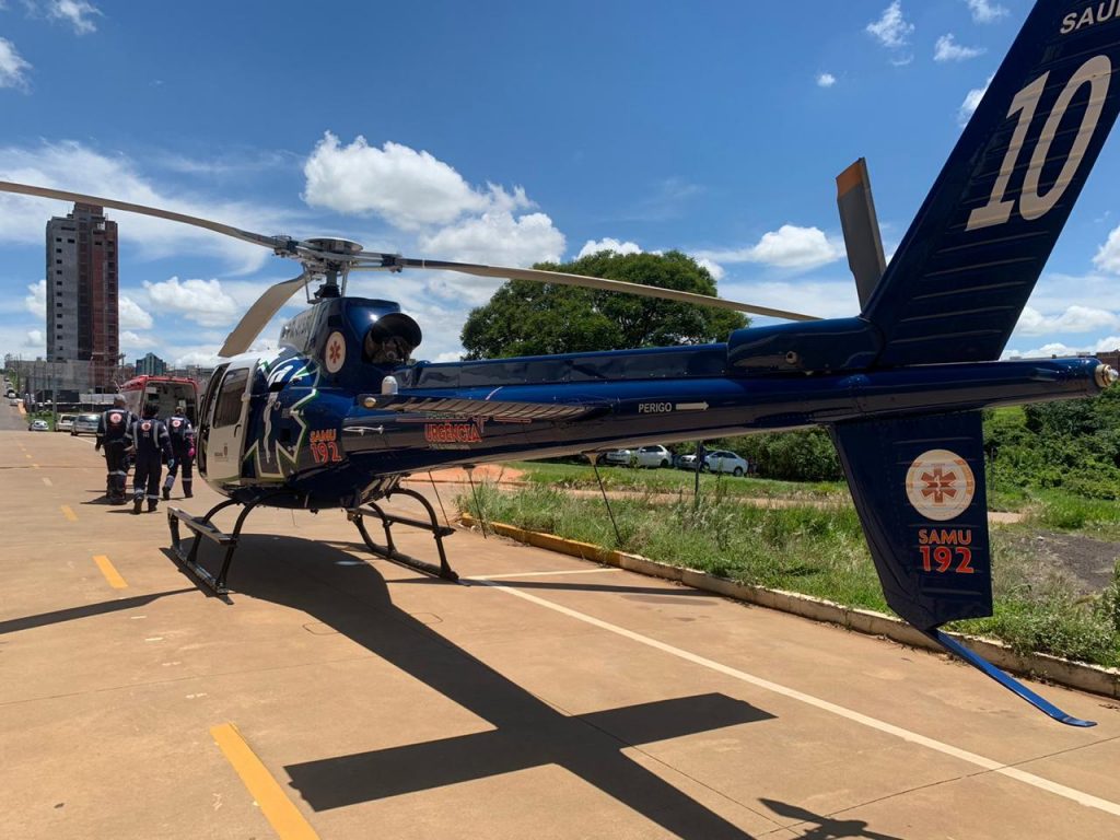 Paciente de 69 anos é levado de helicóptero de Foz a Umuarama