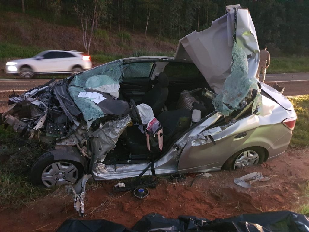 Grave acidente mata uma pessoa e deixa outra em estado grave na BR-272, entre Campo Mourão e Goioerê