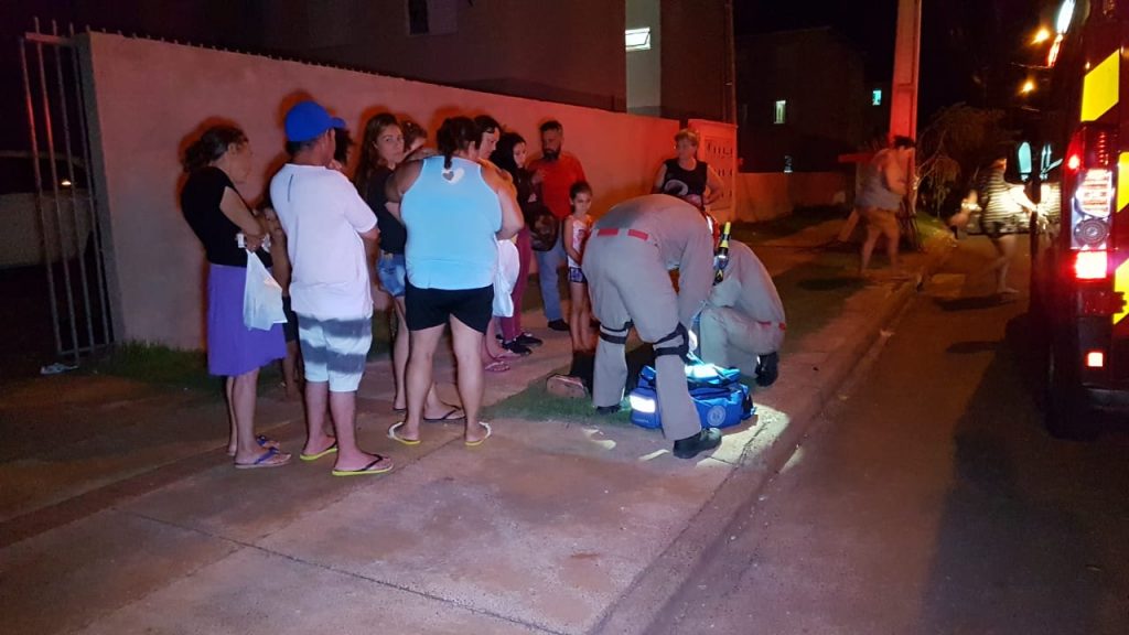 Menino de 8 anos é socorrido pelo Siate após sofrer queda de bicicleta no Riviera