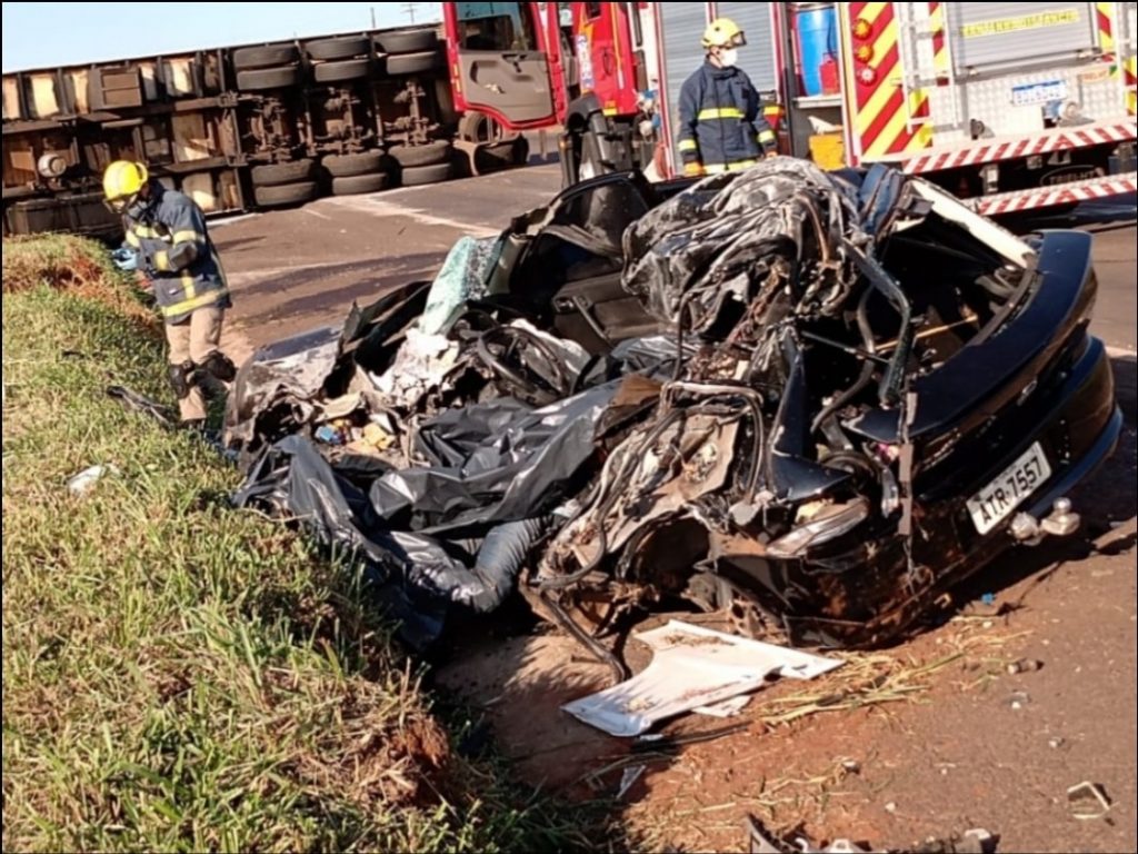 Homem de 54 anos morre em gravíssima colisão na PR-323, em Tuneiras do Paraná