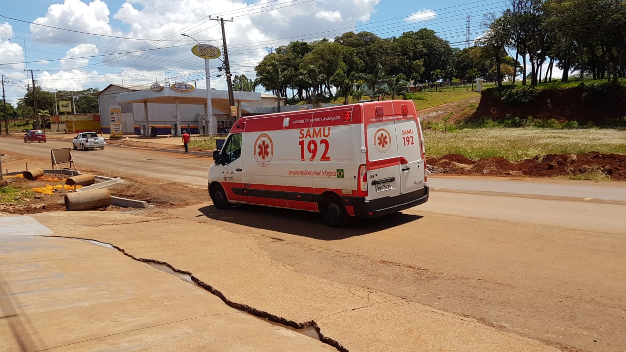 Tentativa de suicídio é atendida por socorristas no viaduto da Avenida Piquiri Tentativa de suicídio é atendida por socorristas no viaduto da Avenida Piquiri