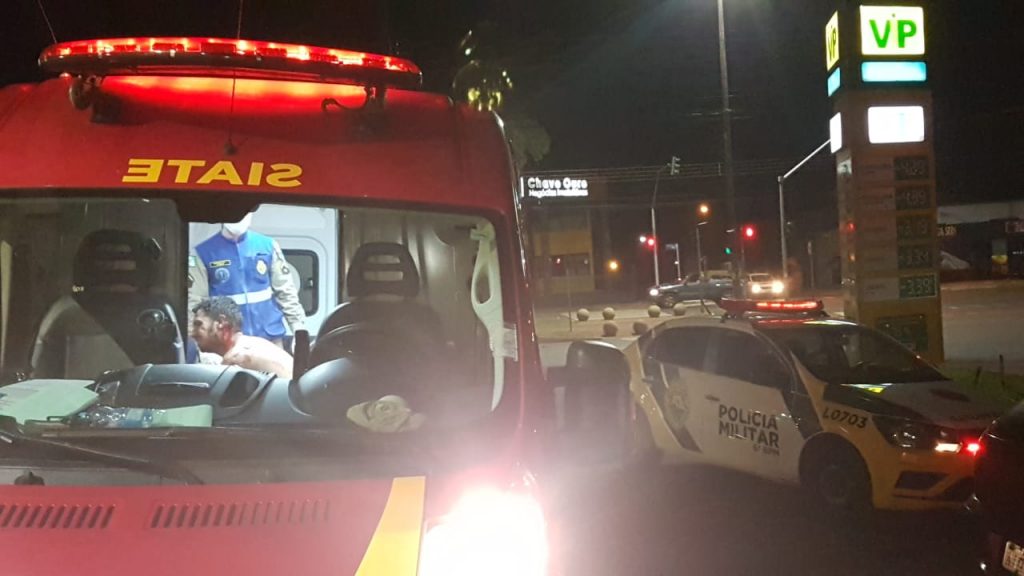 Pedestre reage assalto e consegue fugir de bandidos no Bairro Country