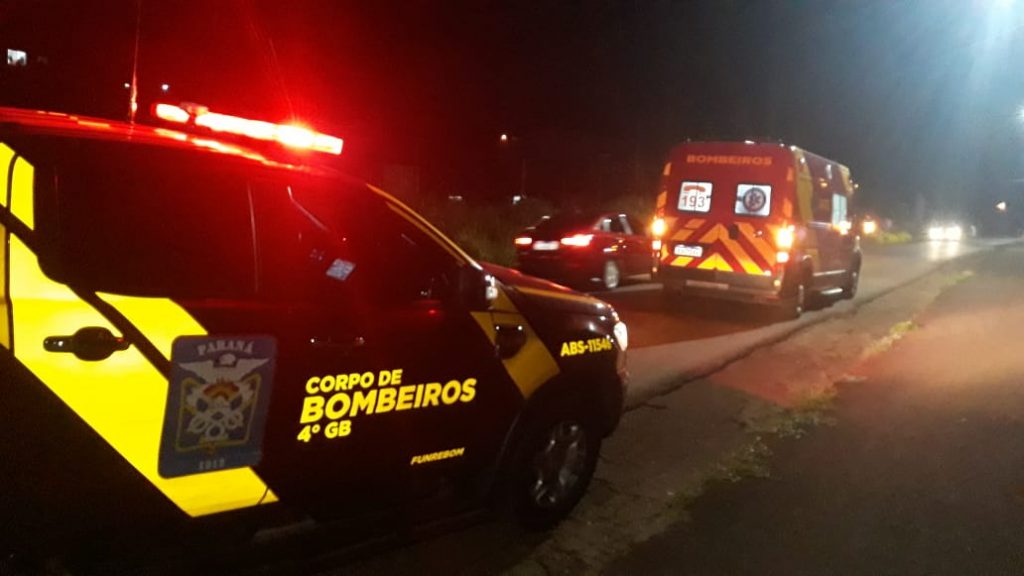 Motociclista de 26 anos fica ferido após acidente na Av. Piquiri