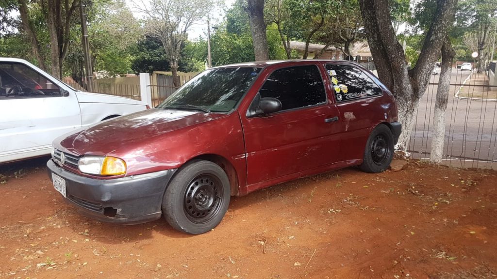 Adolescente é apreendido com veículo Gol furtado