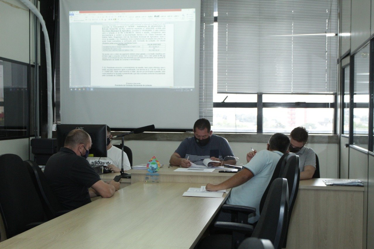Cinco empresas participaram da licitação para revitalização da Rua Rio da Paz Cinco empresas participaram da licitação para revitalização da Rua Rio da Paz