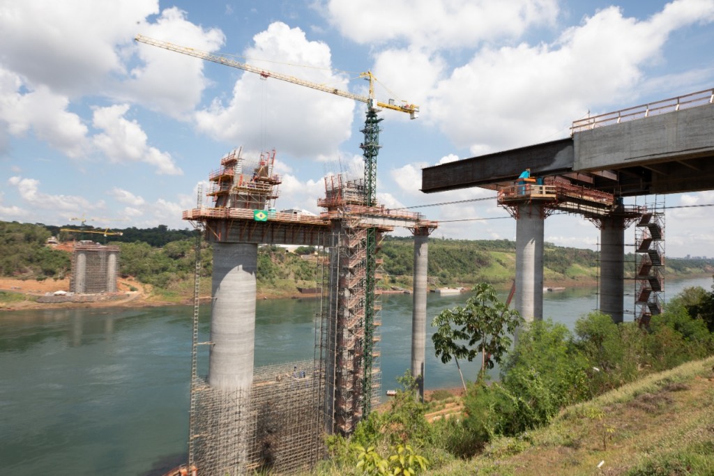Segunda ponte Brasil-Paraguai deve ter metade da obra pronta até final do ano