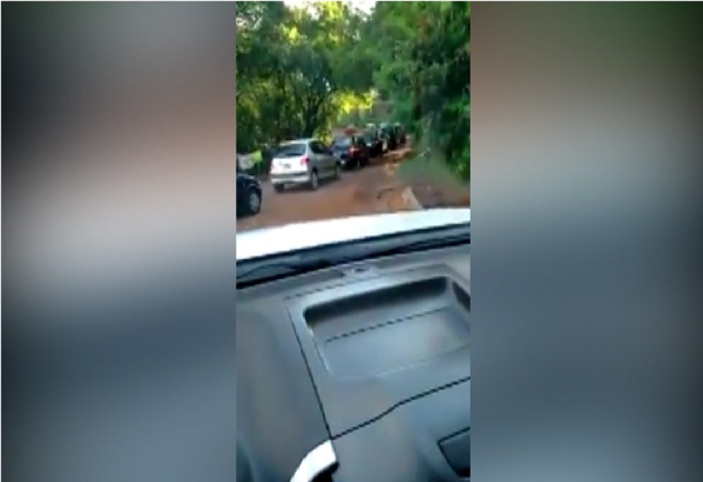 Motoristas reclamam de grandes congestionamentos na saída do Bairro XIV de Novembro Motoristas reclamam de grandes congestionamentos na saída do Bairro XIV de Novembro