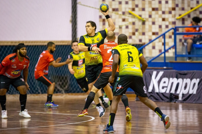Cascavel estreia com derrota na Liga Nacional de Handebol