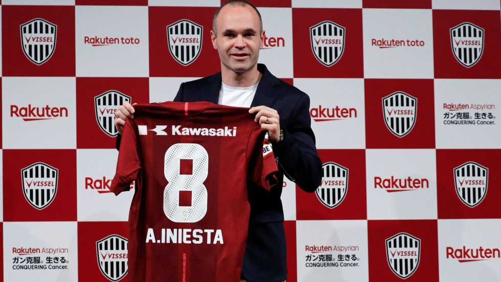 Iniesta passa por cirurgia na coxa direita e ficará sem jogar por quatro meses Imagem referente a Iniesta passa por cirurgia na coxa direita e ficará sem jogar por quatro meses