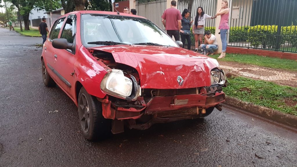 Após colisão de trânsito e vias de fato, motorista acaba preso pela PM no Bairro Neva