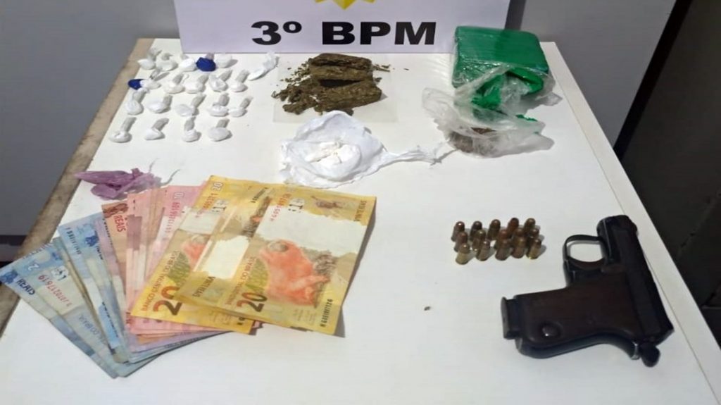 Duas pessoas são presas por tráfico de drogas em Coronel Vivida