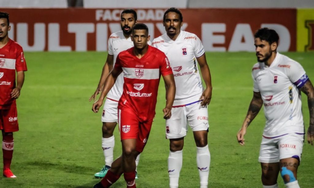 Série B: Paraná derrota CRB e deixa zona do rebaixamento