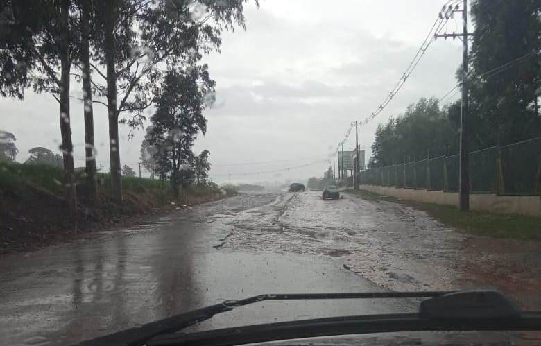Vídeo: Trecho da via marginal no Bairro Morumbi apresenta risco aos condutores