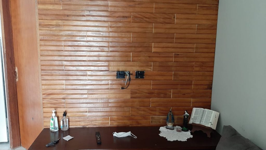 Morador do Santa Felicidade rendido por ladrões na porta de casa pede ajuda para reaver bens roubados