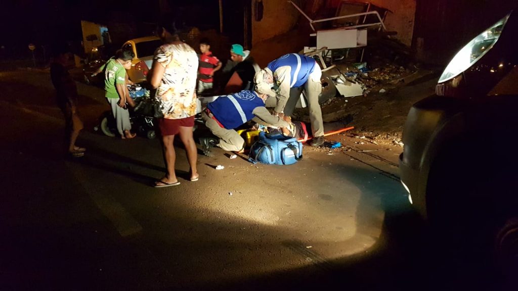 Homem bate a cabeça ao sofrer queda no Interlagos